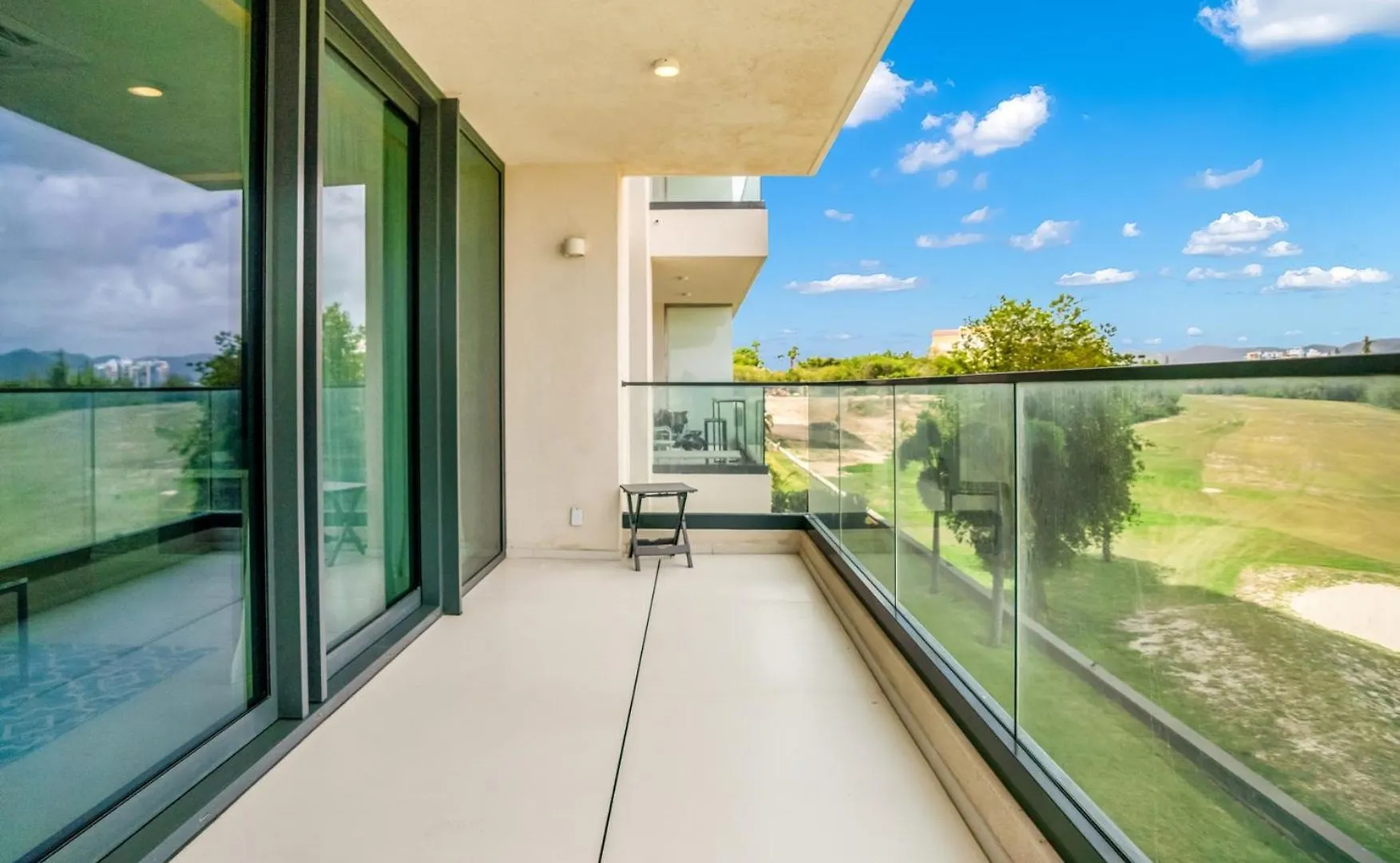 Daire Luxury Oceanview 1Br On Beach Cupecoy  Sint Maarten